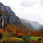 Hébergement de vacances Adosado Con Piscina En El Valle De Ason La Tudanca Arredondo