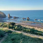 Adosado Con Piscina En El Valle De Ason La Tudanca Hébergement de vacances *