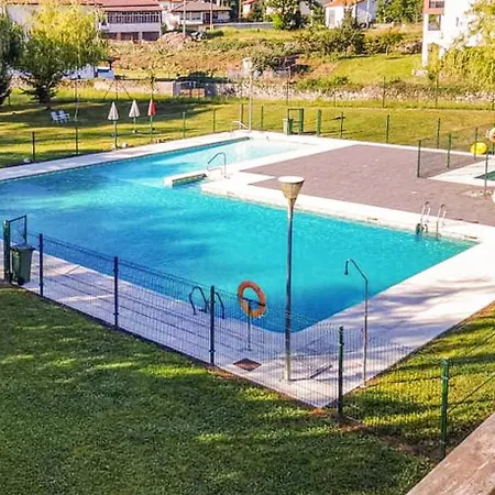 Adosado Con Piscina En El Valle De Ason La Tudanca Hébergement de vacances *