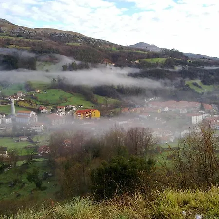 Adosado Con Piscina En El Valle De Ason La Tudanca Hébergement de vacances Arredondo