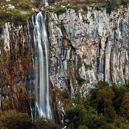 Adosado Con Piscina En El Valle De Ason La Tudanca Hébergement de vacances