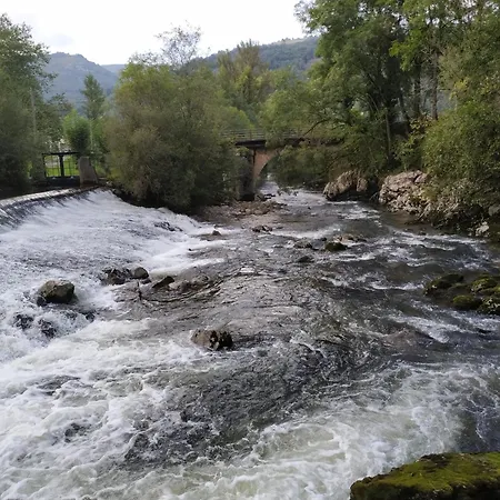 Adosado Con Piscina En El Valle De Ason La Tudanca Dom wakacyjny