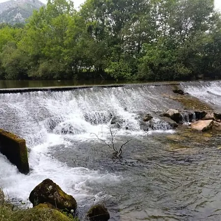 Adosado Con Piscina En El Valle De Ason La Tudanca Hébergement de vacances Arredondo