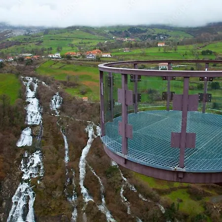 Hébergement de vacances Adosado Con Piscina En El Valle De Ason La Tudanca *