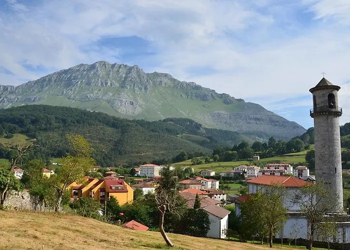 Hébergement de vacances Adosado Con Piscina En El Valle De Ason La Tudanca *