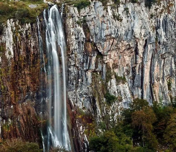Adosado Con Piscina En El Valle De Ason La Tudanca Hébergement de vacances