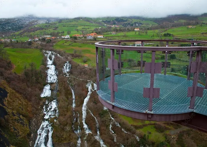 Hébergement de vacances Adosado Con Piscina En El Valle De Ason La Tudanca *